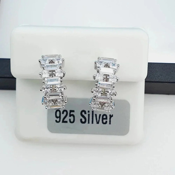 "925 Sterling Silver Cubic Zirconia Earrings, UU1P6A6157 - Picture 1 of 11